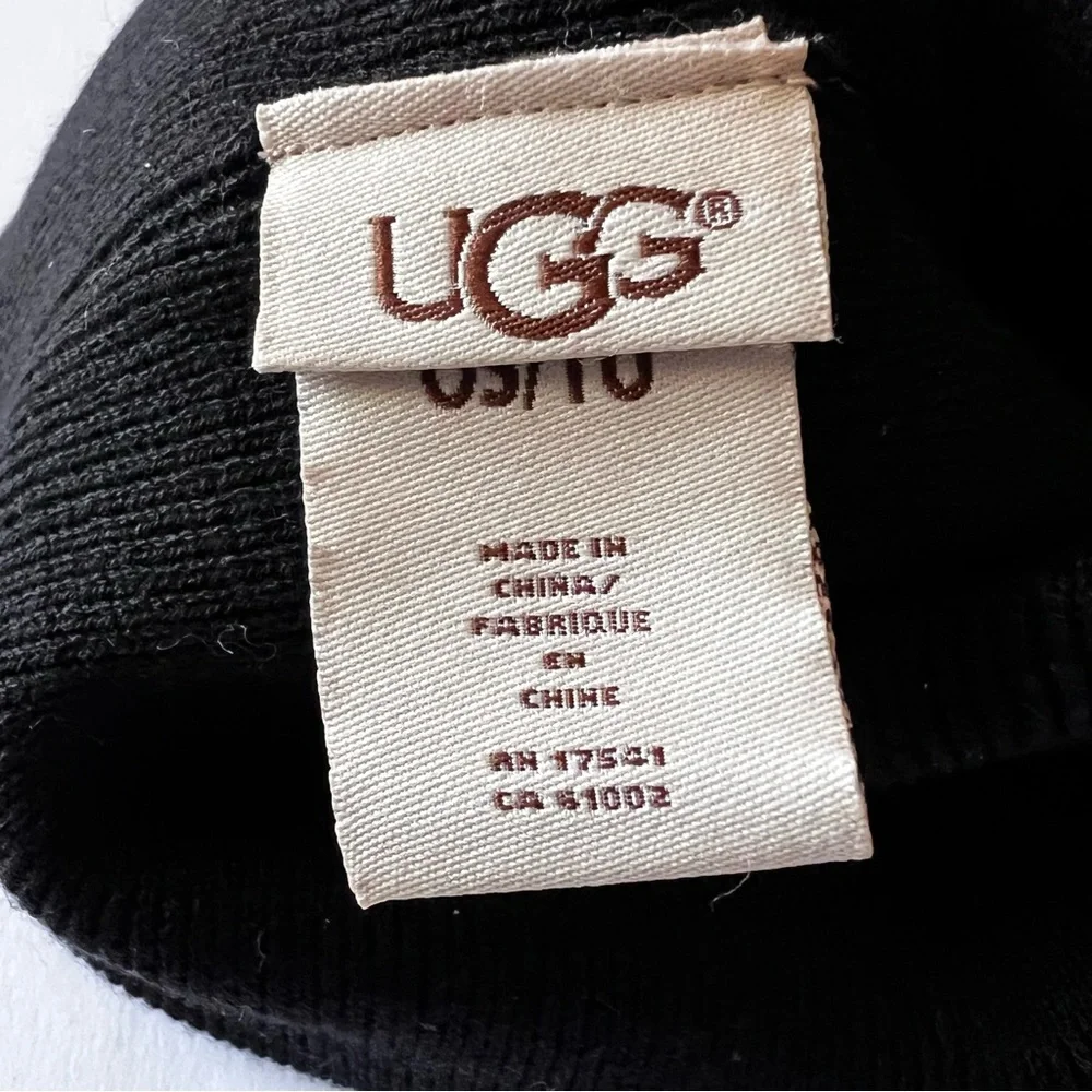 UGG KNIT CUFFED BEANIE BLACK UNISEX OS NWT